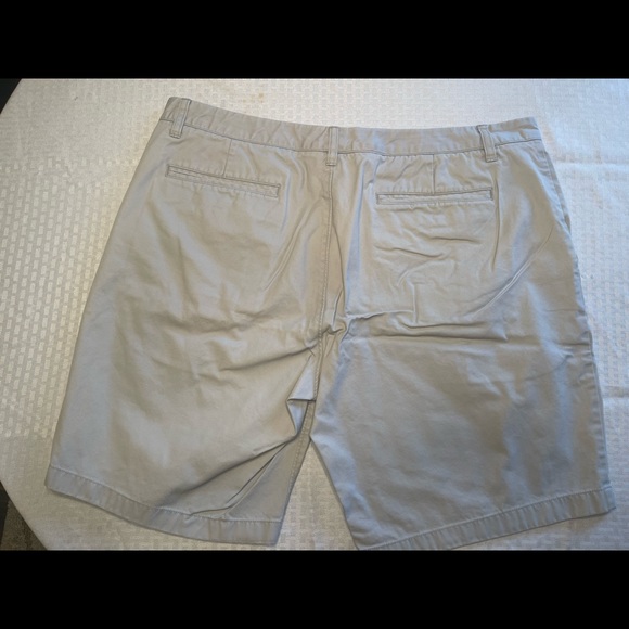 Bonobos Stretch Washed Chino Shorts (40” x 9” Light Gray) - Picture 3 of 4
